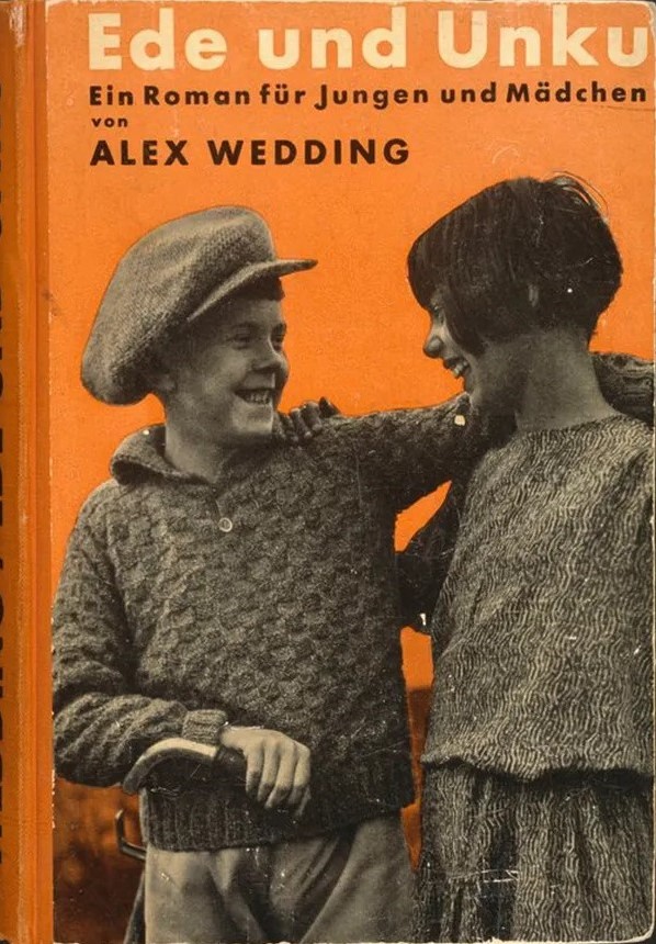 Front cover of the first edition of Alex Wedding’s book Ede and Unku designed by John Heartfield with photos of Erna Lauenburger and her friend Ede.