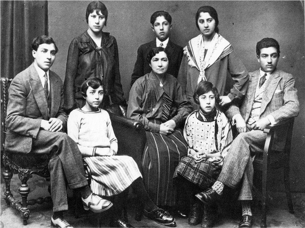 Le Sinto Max Bamberger à droite avec sa famille en 1935.